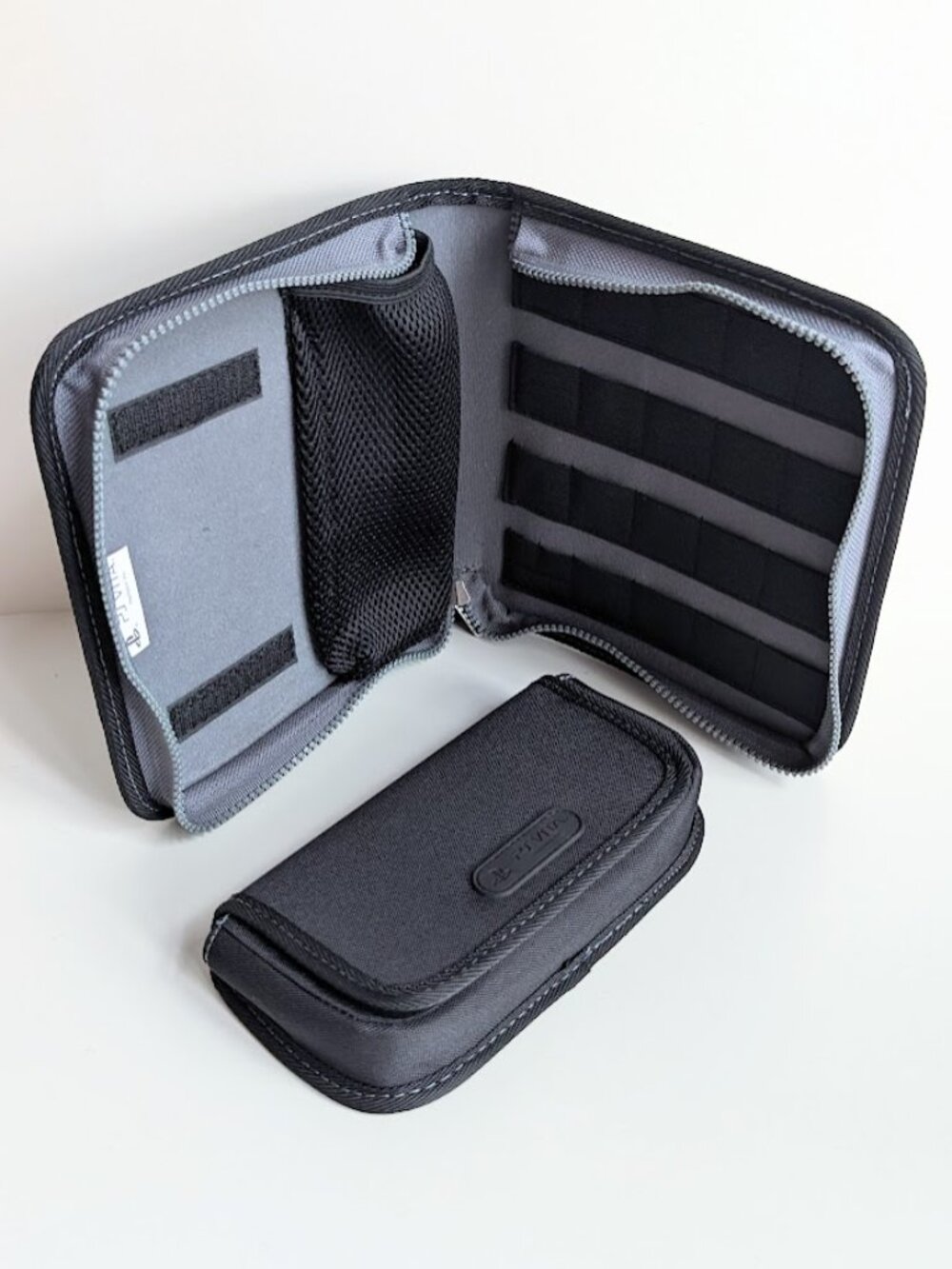 Sony PlayStation PS VITA OEM Fold & Go Folio Carrying Case Cartridge Storage